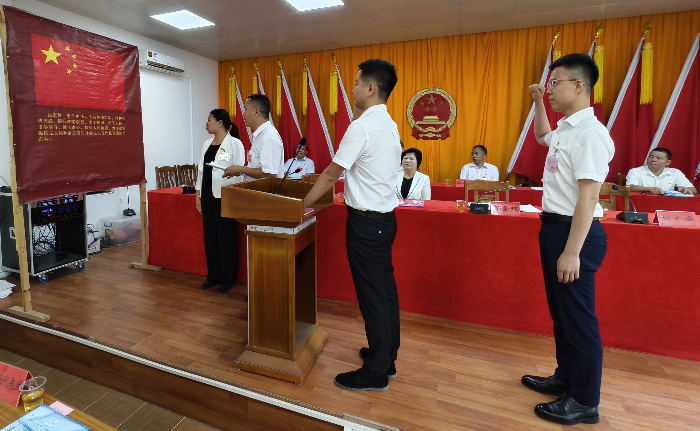 新當選同志向憲法宣誓.jpg